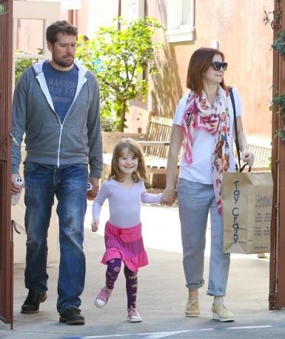 Satyana Denisoff (Alyson Hannigan's daughter) in Luna Leggings!