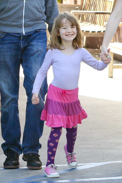 Satyana Denisoff (Alyson Hannigan's daughter) in Luna Leggings!